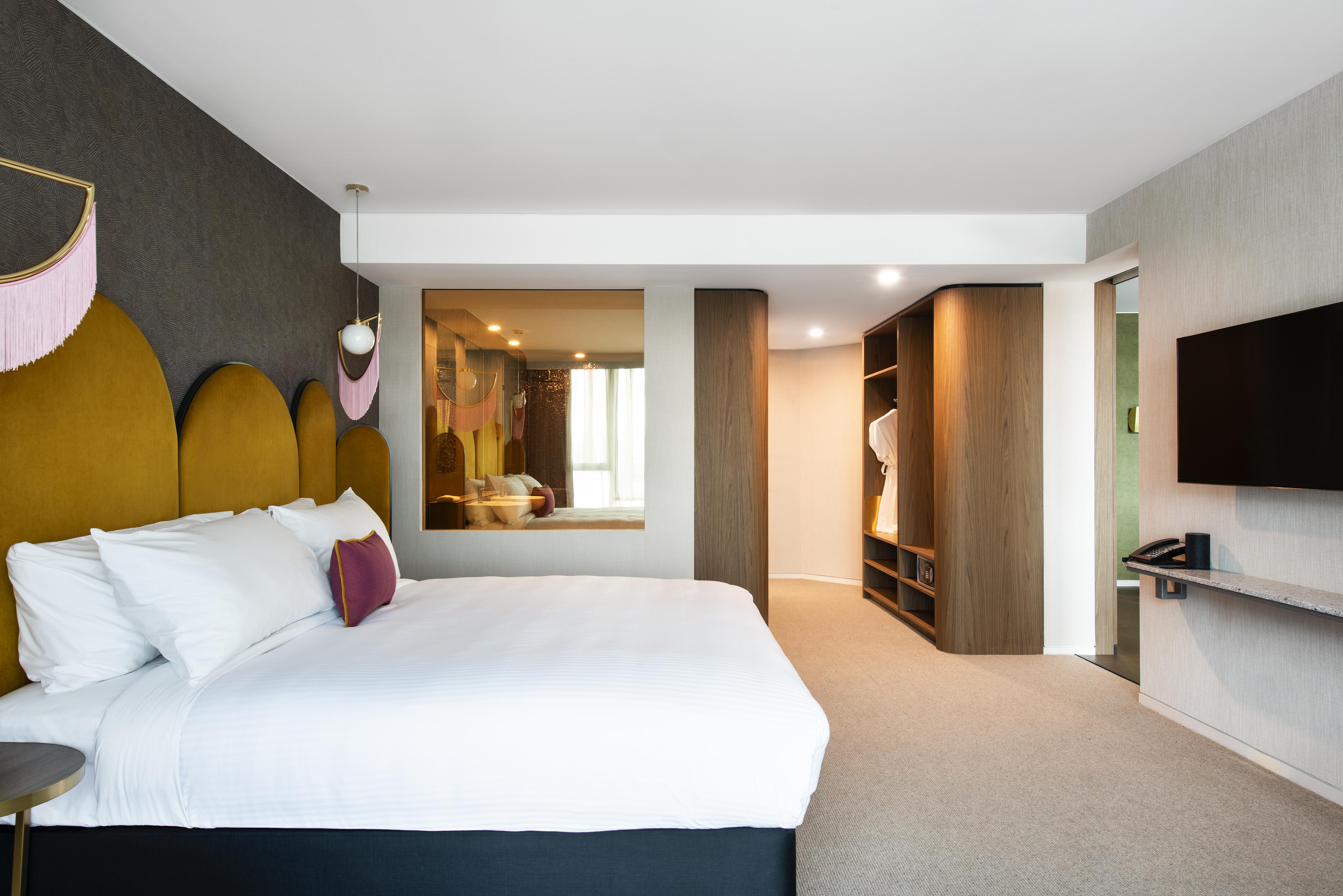 Ovolo The Valley Brisbane Ngoại thất bức ảnh A bedroom at the Hotel