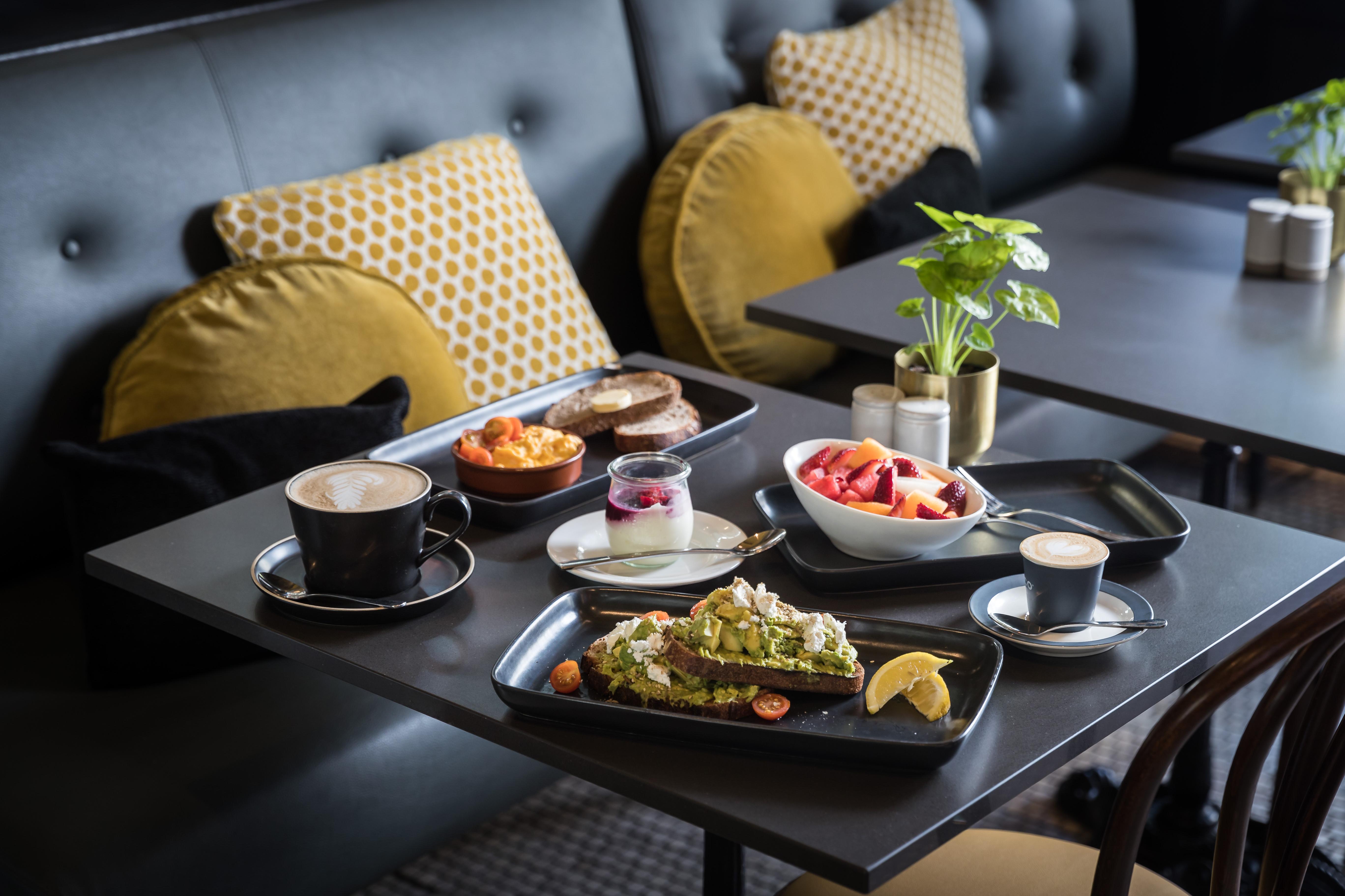 Ovolo The Valley Brisbane Ngoại thất bức ảnh A selection of food and drink at the restaurant