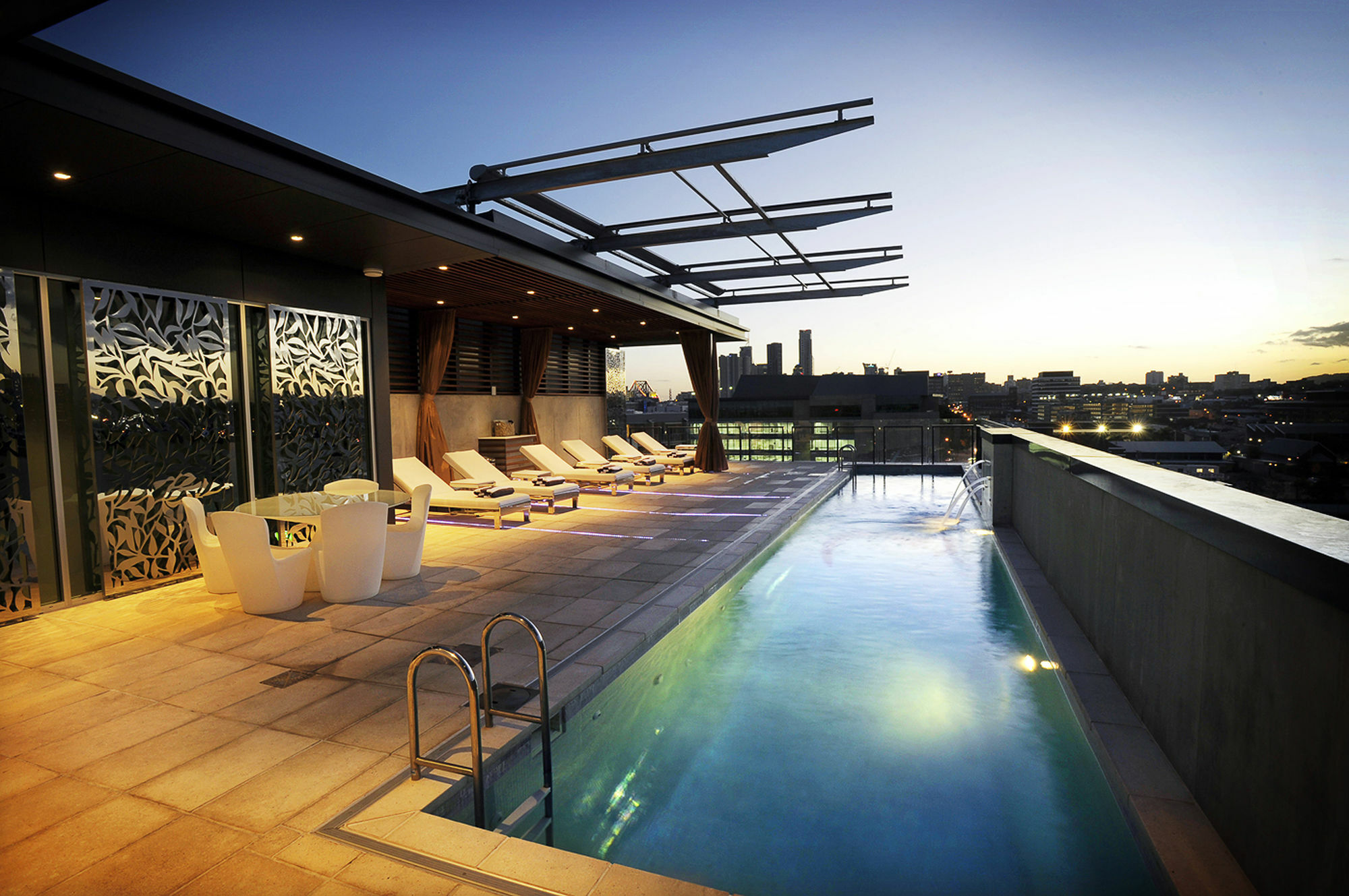 Ovolo The Valley Brisbane Ngoại thất bức ảnh Rooftop pool at the Mandarin Oriental, Barcelona