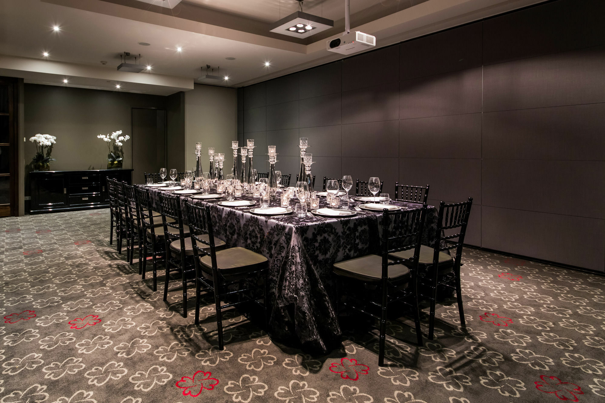 Ovolo The Valley Brisbane Ngoại thất bức ảnh The Boardroom
