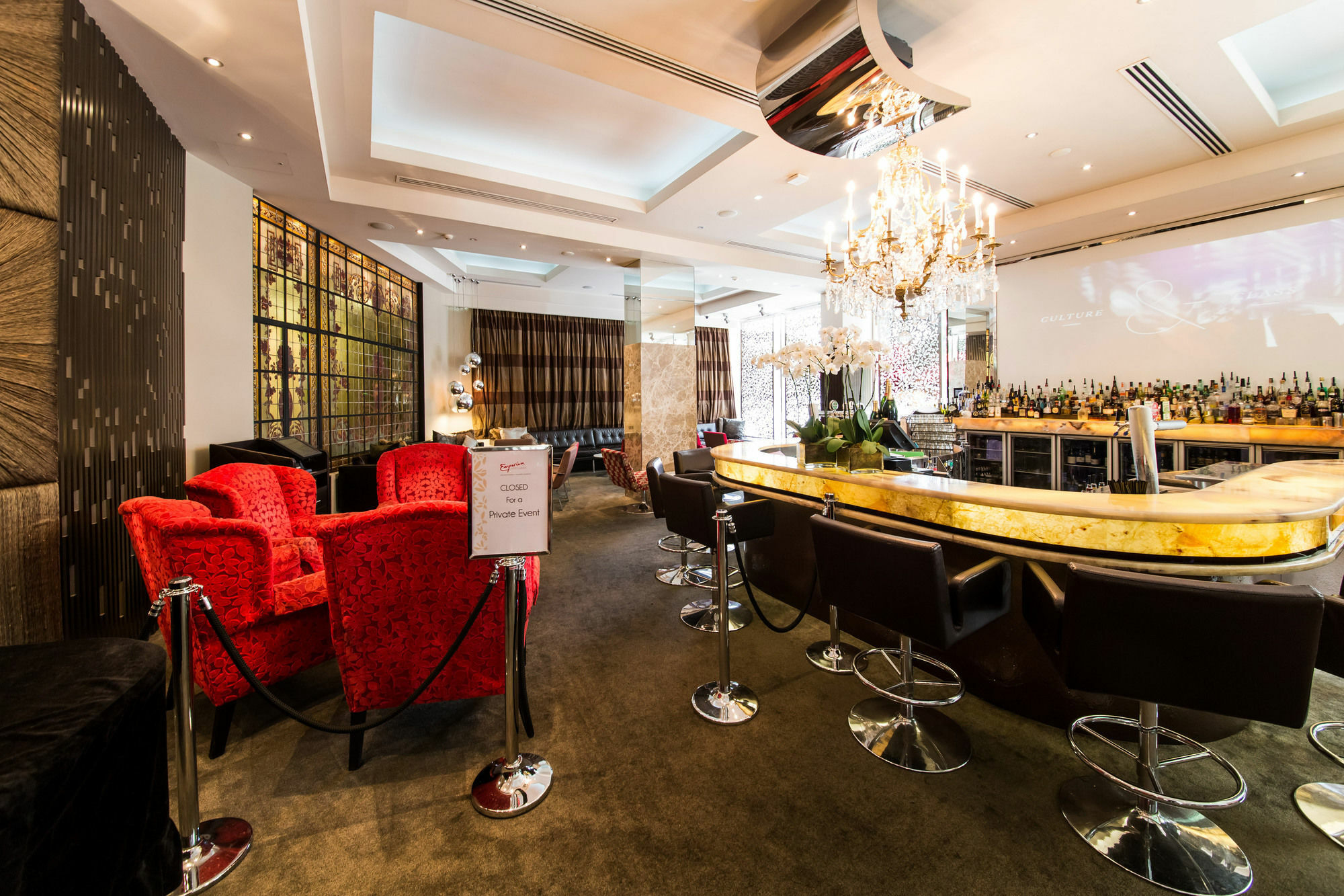 Ovolo The Valley Brisbane Ngoại thất bức ảnh The bar at the Mandarin Oriental, London